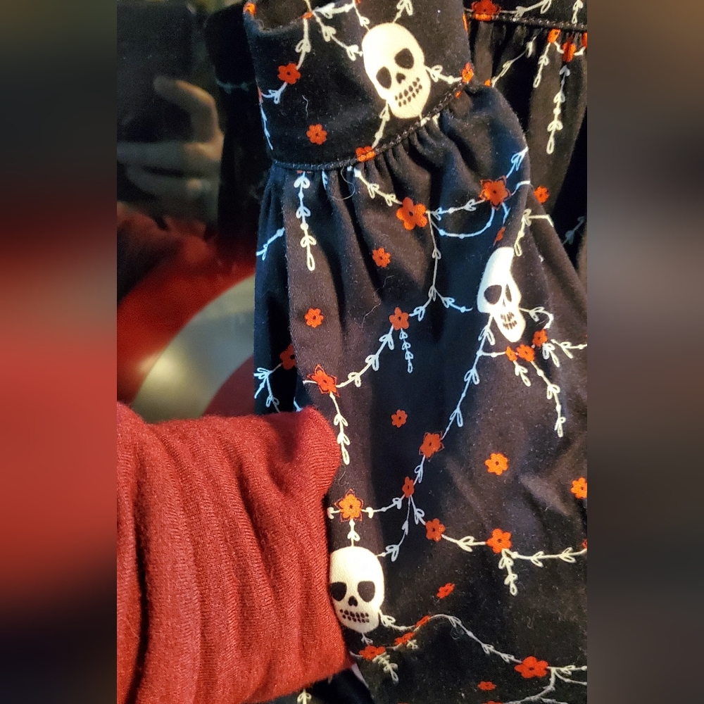 Bella Gathered Swing Skirt In Halloween Skull Lace Print 2X - Picture 9 of 12